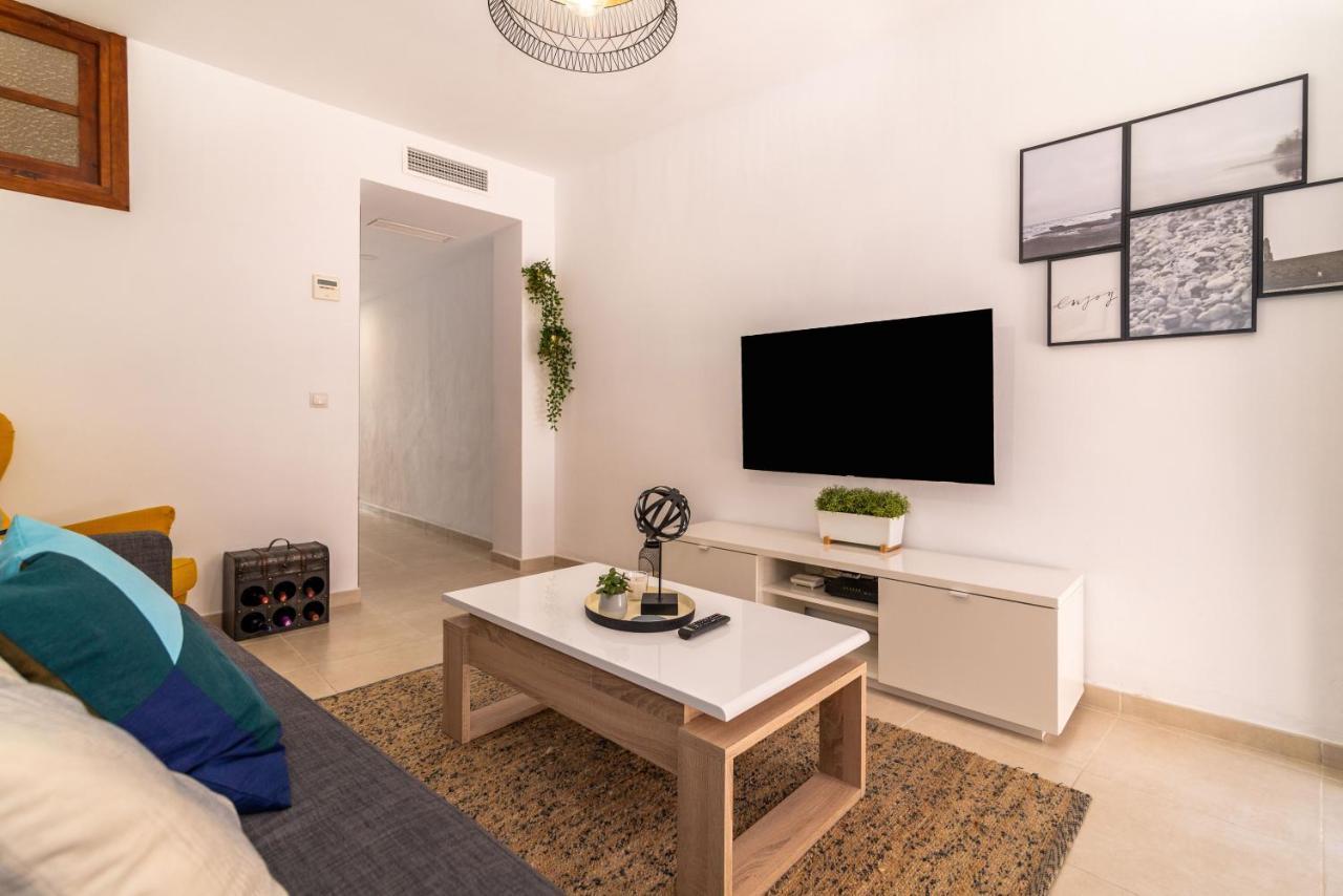 Lovely Cozy 2-Bedroom Residential Home With Patio Бенальмадена Экстерьер фото